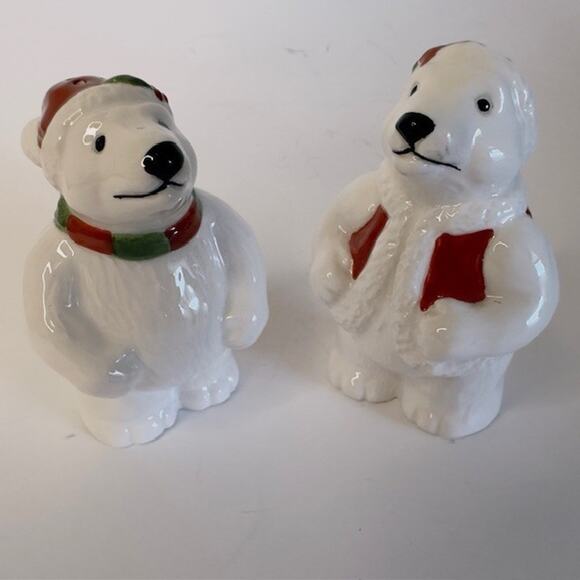 Polar Bear Christmas Salt & Pepper Shaker Set Holiday 3/2 holes Serving - Picture 7 of 16